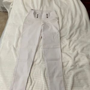 New Kathy White Jeggings ✨